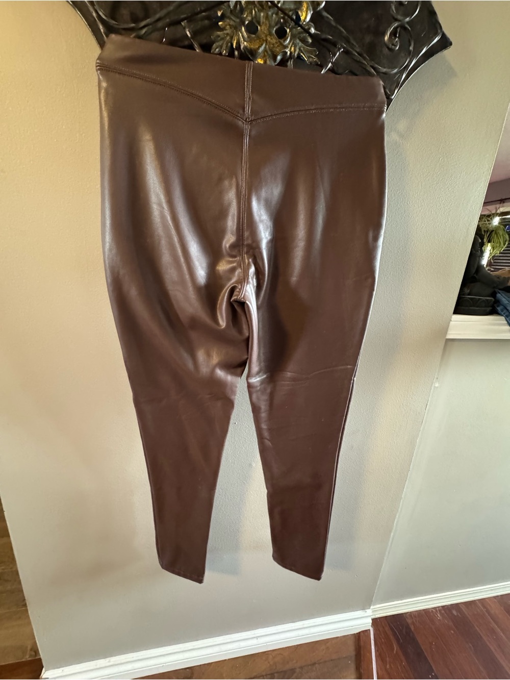 Vegan Leather High-Waist Leggings in Rich Brown - Picture 2 of 3